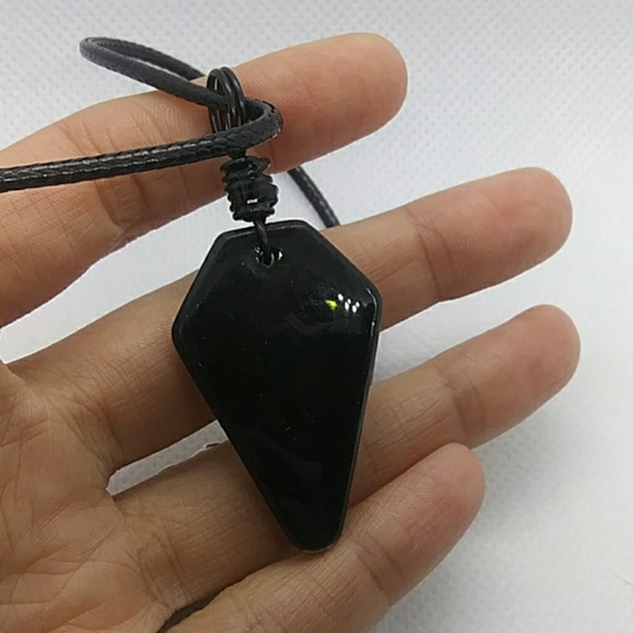 Handmade resin pendant - Picture 3 of 7